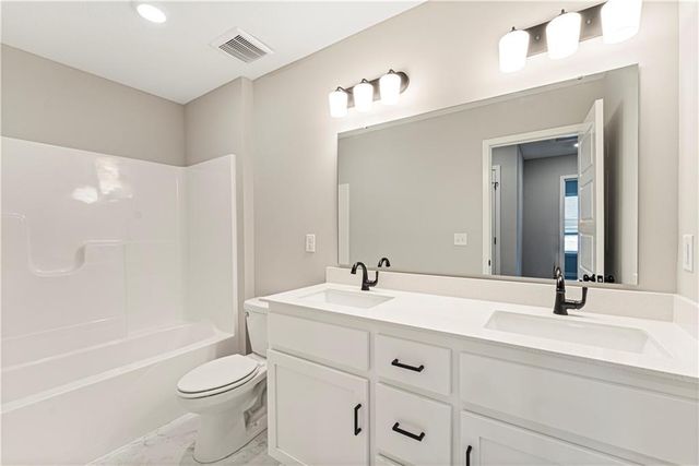 8704 SW Edgewater Drive, Blue Springs, MO 64064