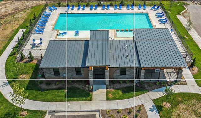8704 SW Edgewater Drive, Blue Springs, MO 64064