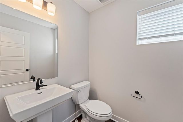 8704 SW Edgewater Drive, Blue Springs, MO 64064
