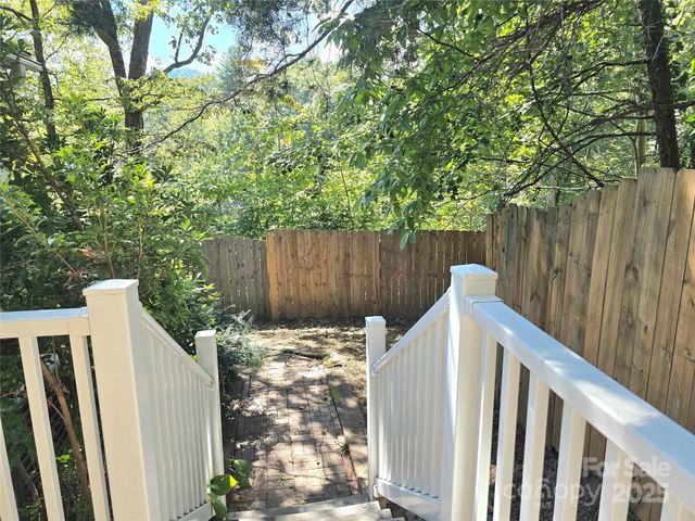 113 Reeves Road, Leicester, NC 28748