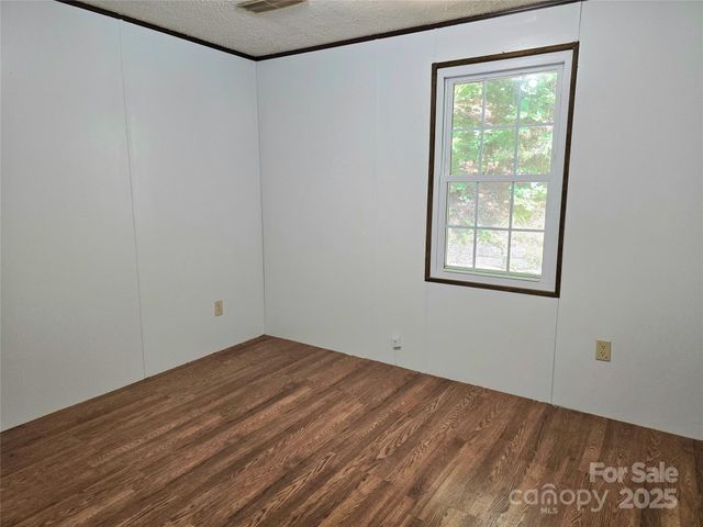 113 Reeves Road, Leicester, NC 28748