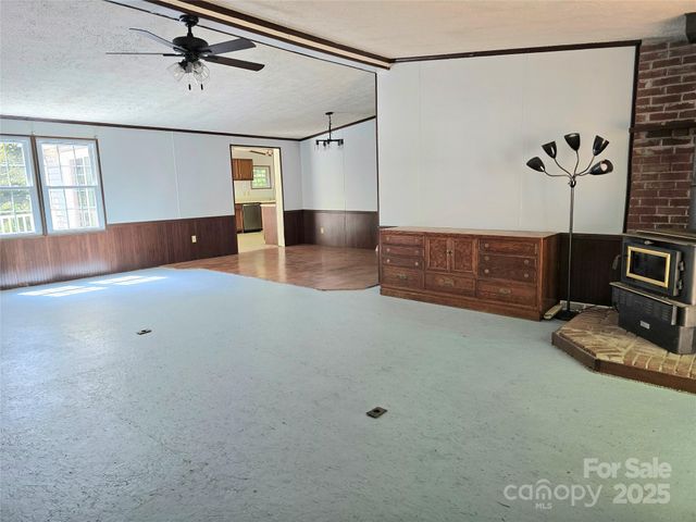 113 Reeves Road, Leicester, NC 28748