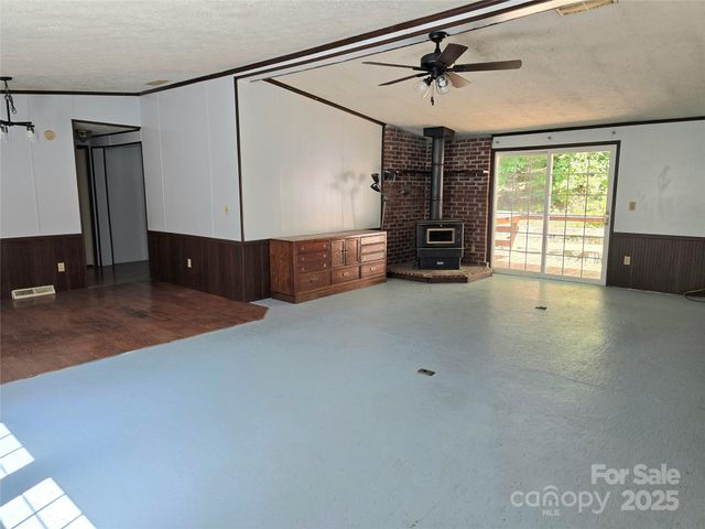 113 Reeves Road, Leicester, NC 28748