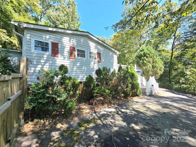 113 Reeves Road, Leicester, NC 28748