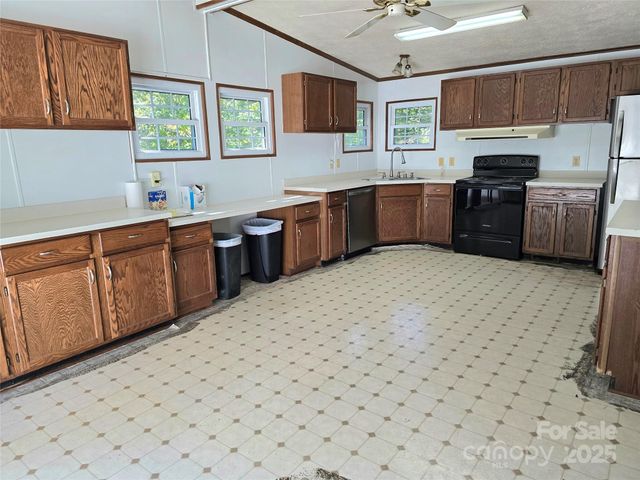 113 Reeves Road, Leicester, NC 28748