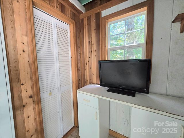 113 Reeves Road, Leicester, NC 28748