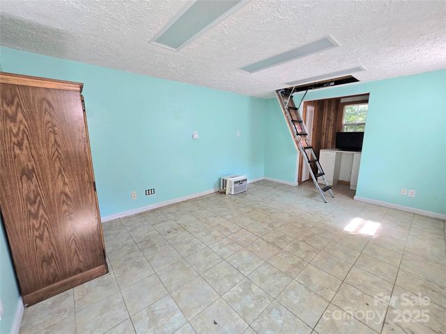 113 Reeves Road, Leicester, NC 28748