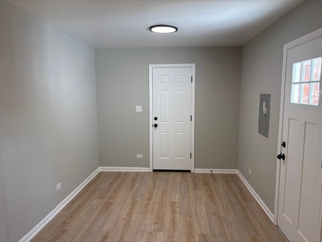 8124 Kensington Lane, Hanover Park, IL 60133