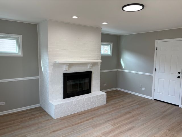 8124 Kensington Lane, Hanover Park, IL 60133