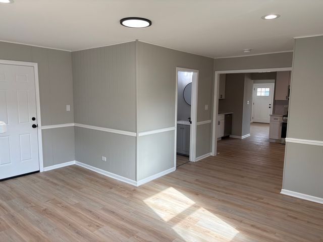 8124 Kensington Lane, Hanover Park, IL 60133