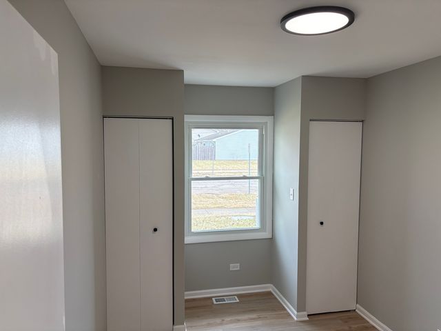 8124 Kensington Lane, Hanover Park, IL 60133