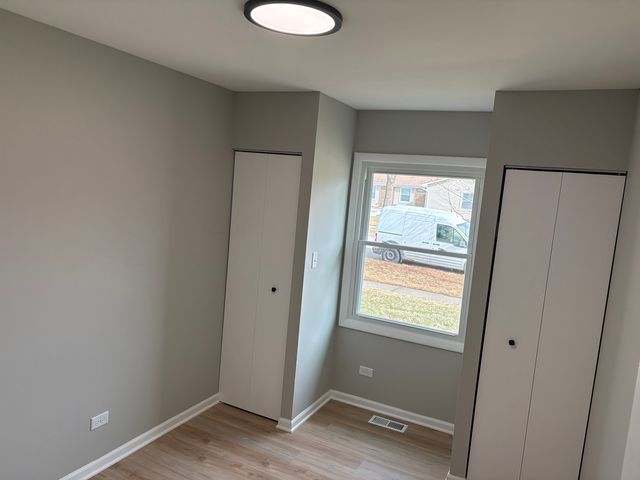 8124 Kensington Lane, Hanover Park, IL 60133