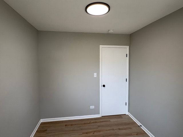 8124 Kensington Lane, Hanover Park, IL 60133