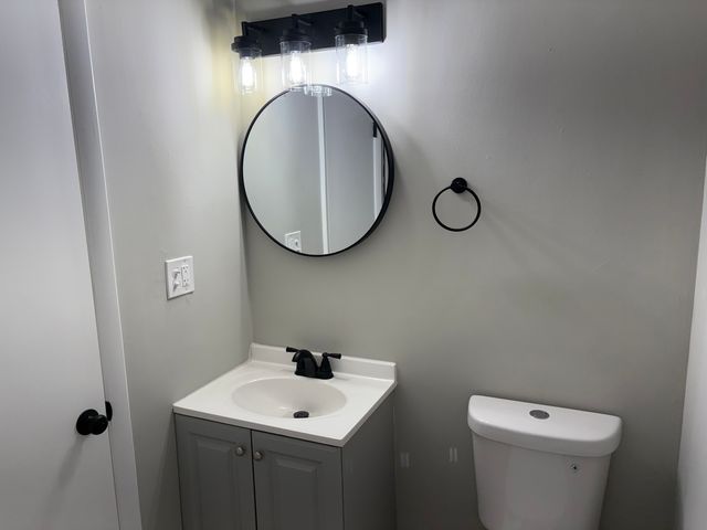 8124 Kensington Lane, Hanover Park, IL 60133