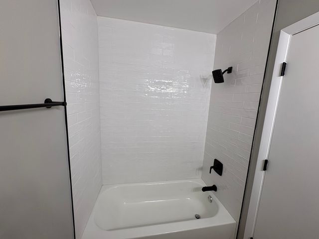 8124 Kensington Lane, Hanover Park, IL 60133