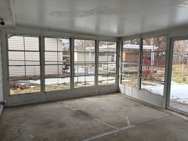 8124 Kensington Lane, Hanover Park, IL 60133