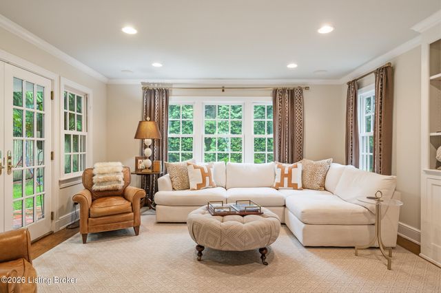 410 Mayfair Ln, Louisville, KY 40207