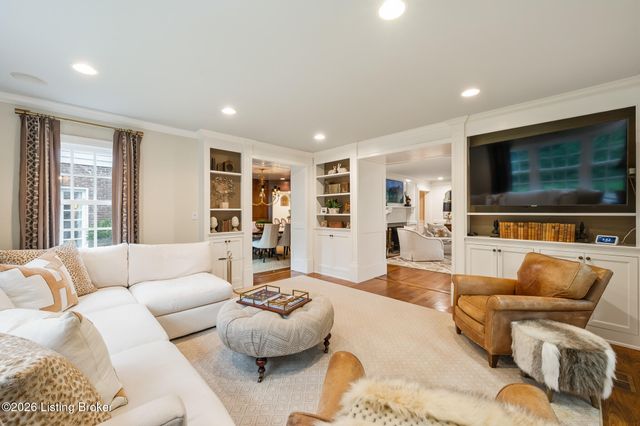 410 Mayfair Ln, Louisville, KY 40207
