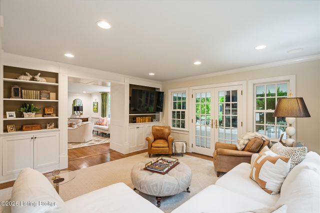 410 Mayfair Ln, Louisville, KY 40207