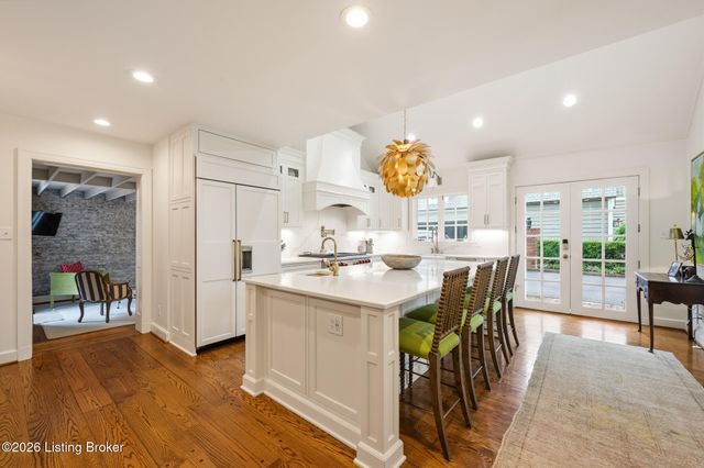 410 Mayfair Ln, Louisville, KY 40207