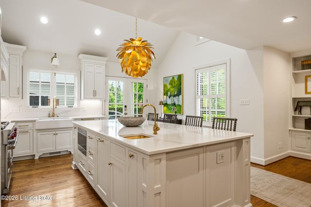 410 Mayfair Ln, Louisville, KY 40207