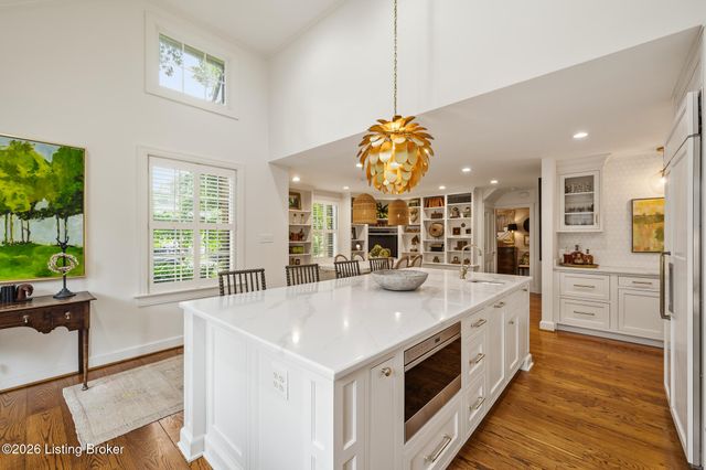 410 Mayfair Ln, Louisville, KY 40207