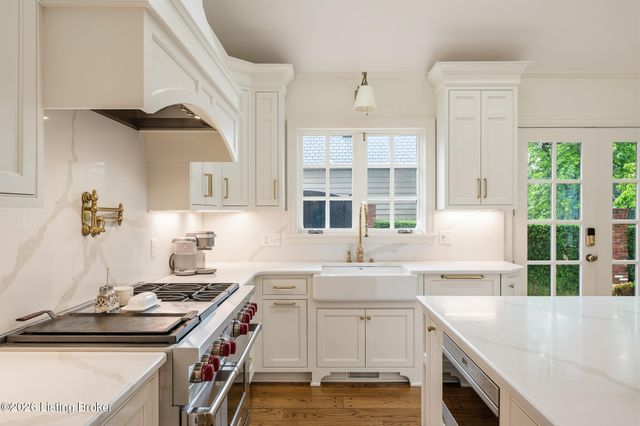 410 Mayfair Ln, Louisville, KY 40207
