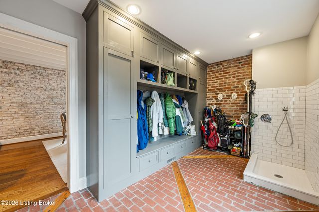 410 Mayfair Ln, Louisville, KY 40207