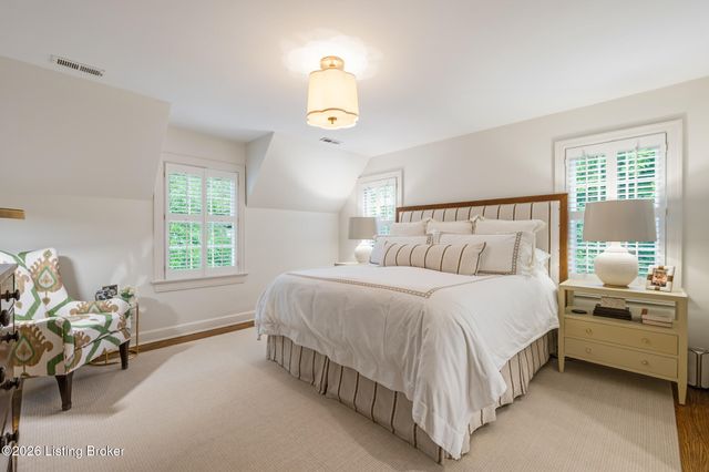 410 Mayfair Ln, Louisville, KY 40207