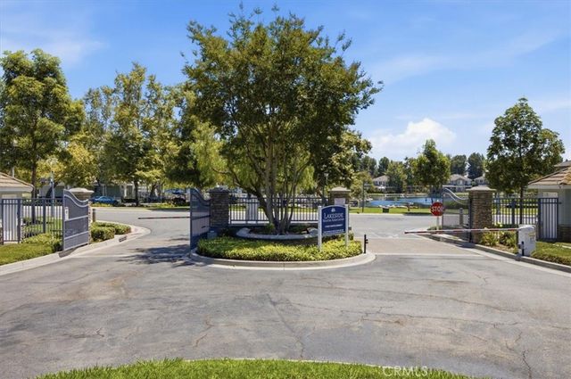 5 Woodlake, Buena Park, CA 90621