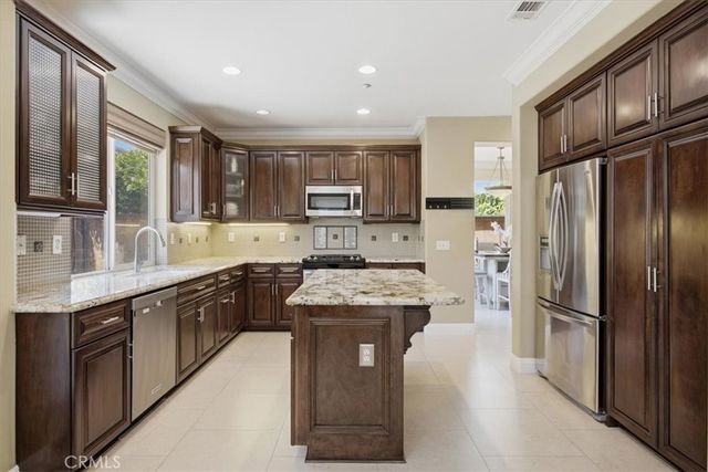 5 Woodlake, Buena Park, CA 90621