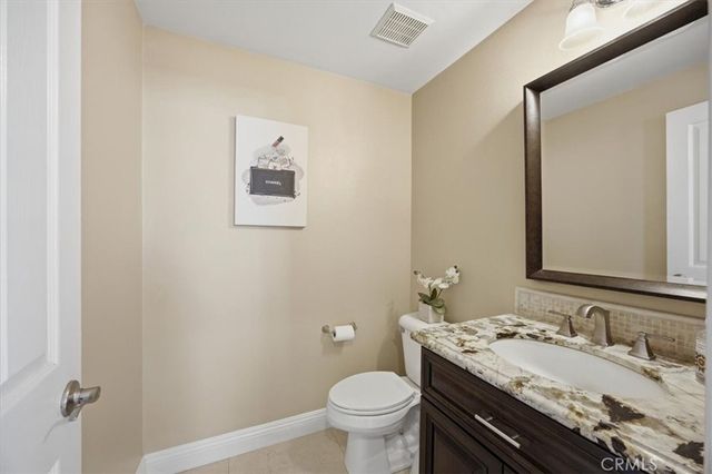 5 Woodlake, Buena Park, CA 90621