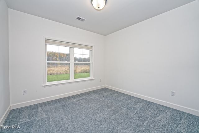 8 Kendra Court, Colonie, NY 12047