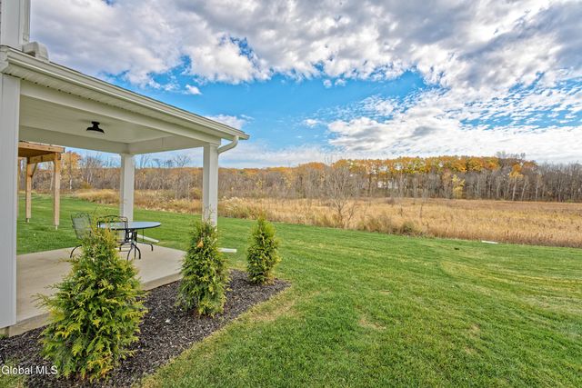 8 Kendra Court, Colonie, NY 12047