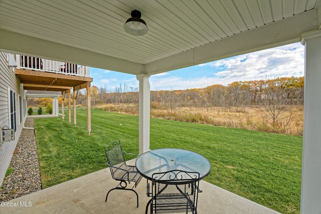 8 Kendra Court, Colonie, NY 12047