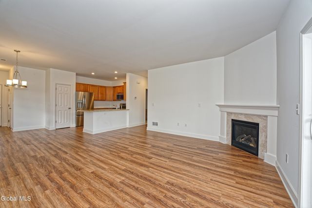 8 Kendra Court, Colonie, NY 12047