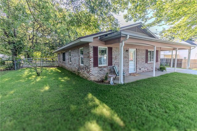 309 N Neal Street, Prairie Grove, AR 72753