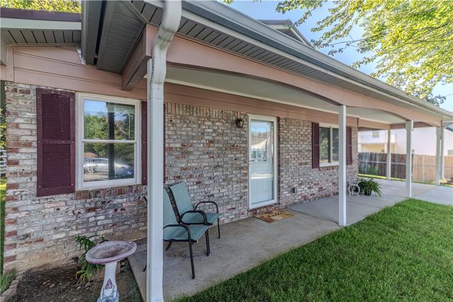 309 N Neal Street, Prairie Grove, AR 72753
