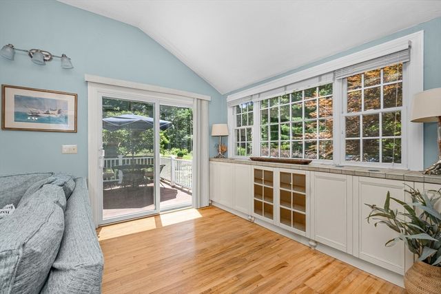 181 School St, Barnstable, MA 02635