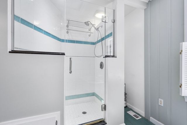 181 School St, Barnstable, MA 02635