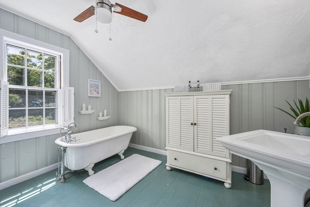 181 School St, Barnstable, MA 02635