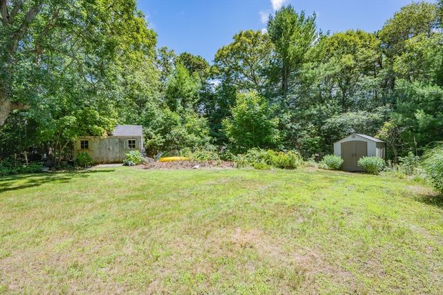 181 School St, Barnstable, MA 02635