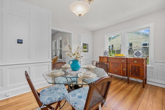 181 School St, Barnstable, MA 02635