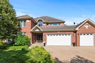 7715 VIRGINIA Court, Willowbrook, IL 60527