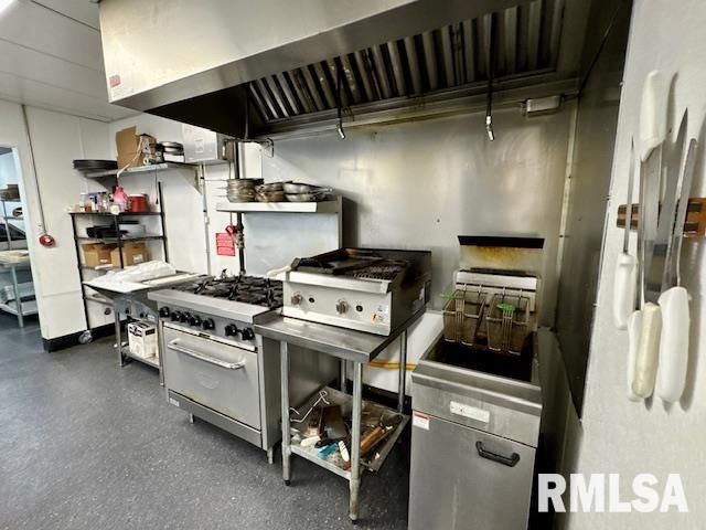 637 1ST Street, Silvis, IL 61282