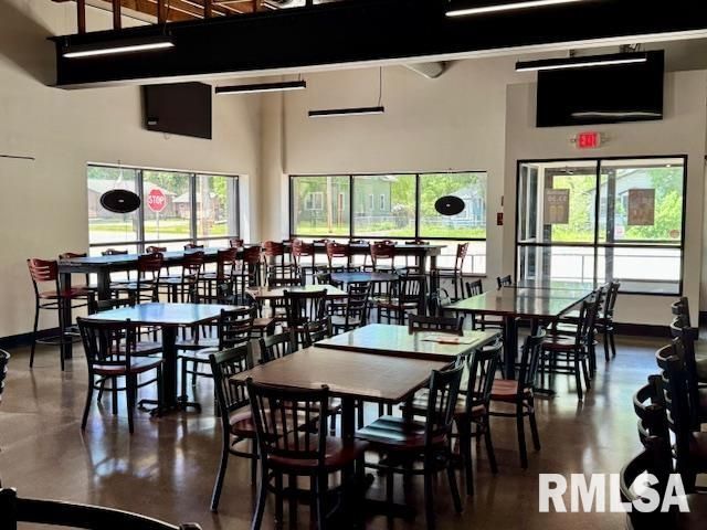 637 1ST Street, Silvis, IL 61282