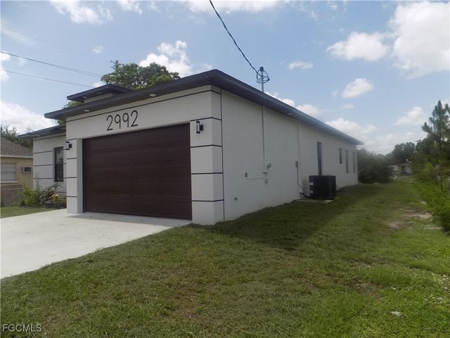 2992 Douglas AVE, Fort Myers, FL 33916