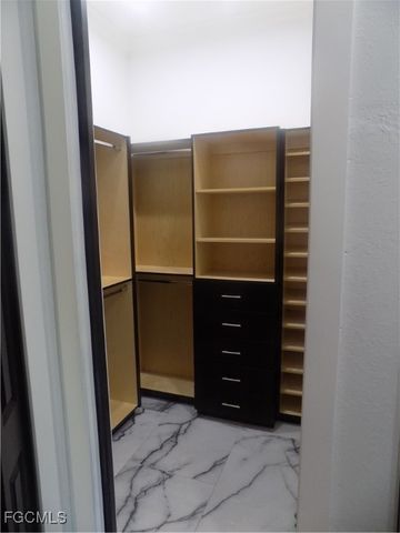 2992 Douglas AVE, Fort Myers, FL 33916