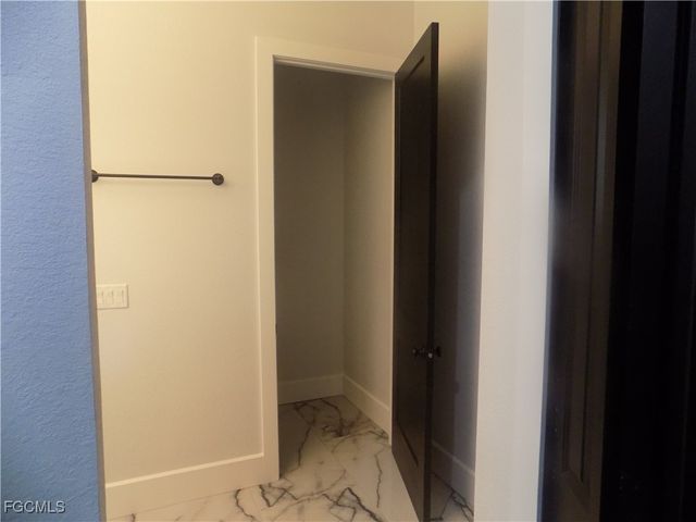 2992 Douglas AVE, Fort Myers, FL 33916