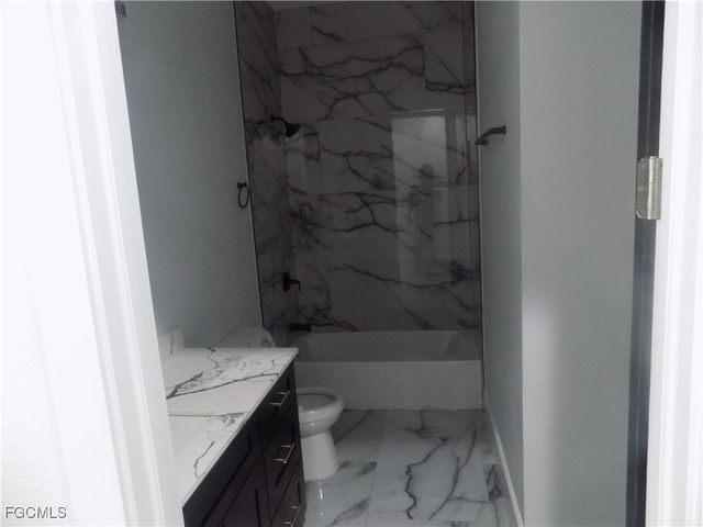 2992 Douglas AVE, Fort Myers, FL 33916